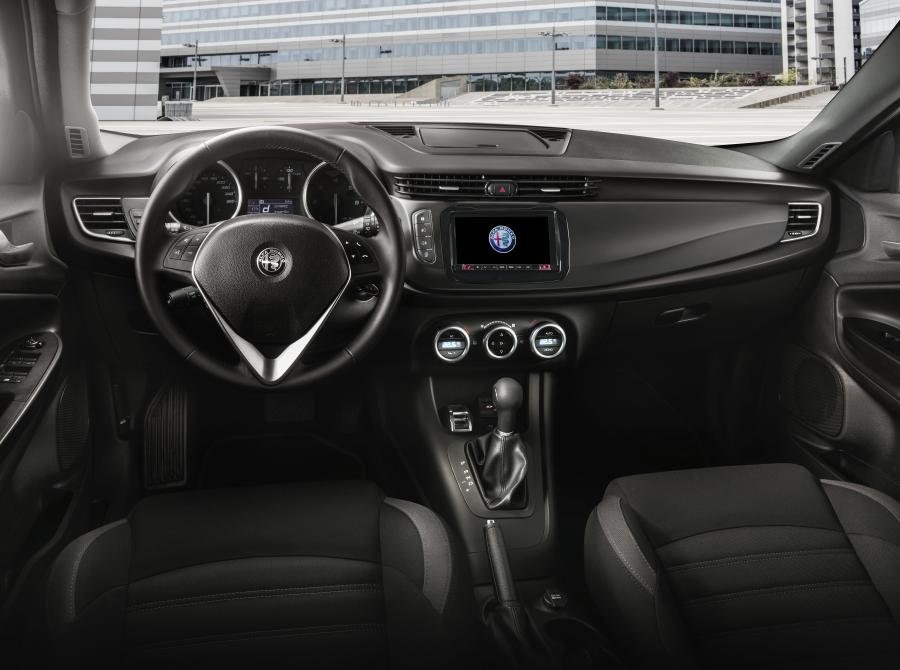 Торпедо Alfa Romeo Giulietta (940) 2019 года  (фото 11 из 18)